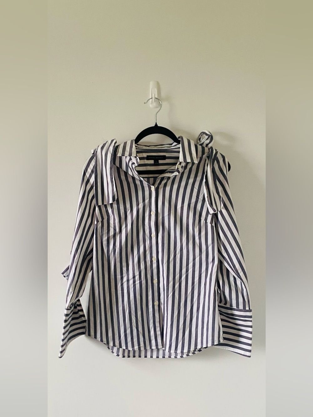 Banana Republic Striped Tie Shoulder Blouse Button Down Shirt Size 6 Minimalist